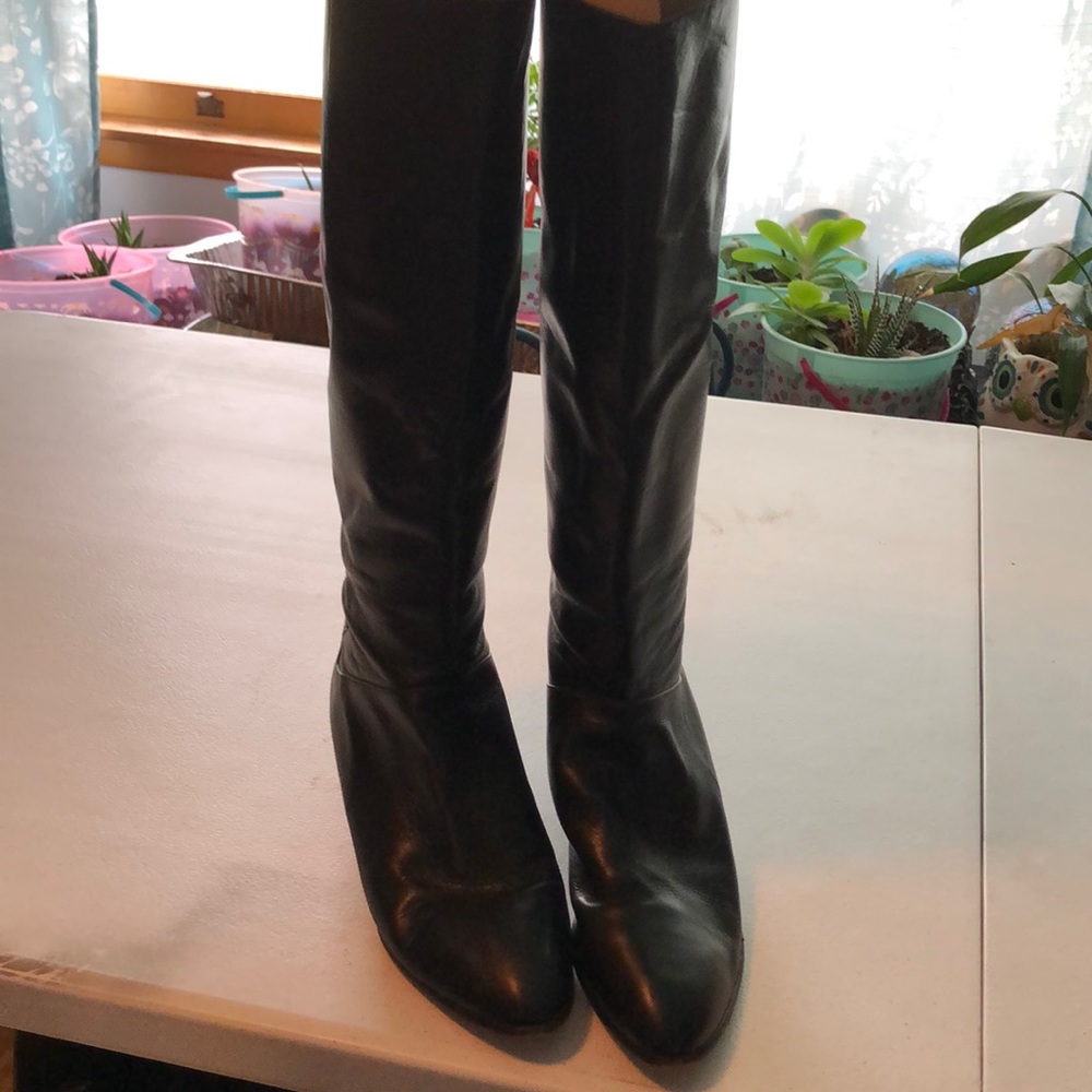 Vintage Black Heeled Boots - Picture 2 of 13